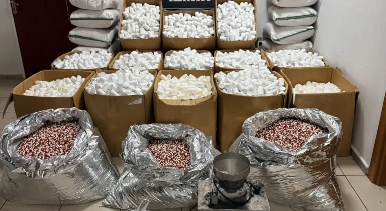 GÜNCELLEME - İzmir'de 2 milyon 309 bin 774 uyuşturucu hap ele geçirildi