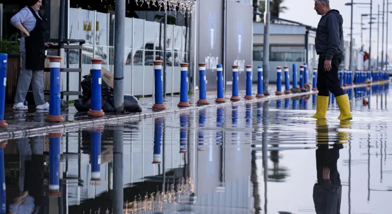 GÜNCELLEME - İzmir'de sağanak etkili oldu