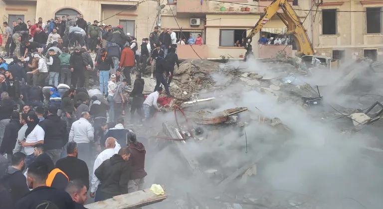 GÜNCELLEME - Lübnan'ın kuzeyindeki Trablusşam'da eski bir binanın çökmesi sonucu 6 kişi öldü