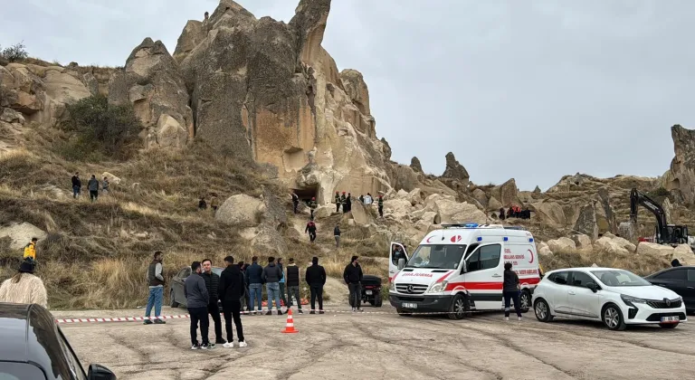 GÜNCELLEME - Nevşehir'de peribacasından kopan kaya parçalarının altında kalan 2 kişi hayatını kaybetti