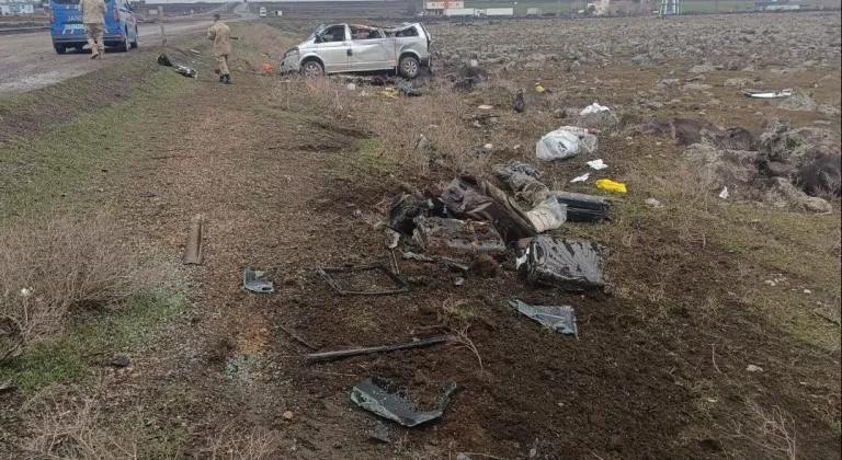 GÜNCELLEME - Şırnak'ta şarampole devrilen mikrobüsteki 2 kişi öldü, 6 kişi yaralandı