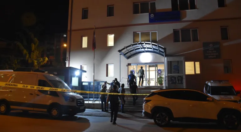 GÜNCELLEME - Trabzon'da ilçe emniyet müdürlüğü bahçesine İHA olduğu değerlendirilen cisim düştü