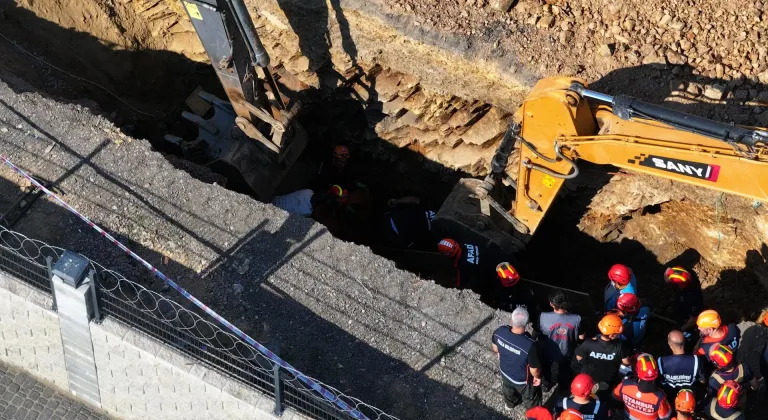 GÜNCELLEME - Tuzla'da kısmen göçük altında kalan yaralı işçi kurtarıldı