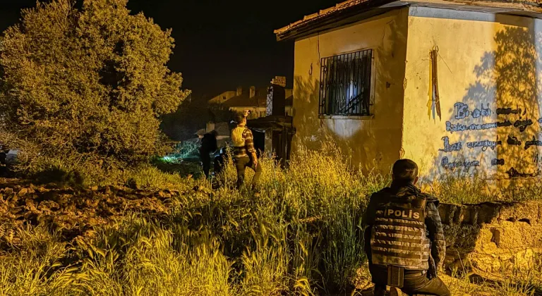 GÜNCELLEME - Uşak'ta pompalı tüfekle ateş ederek 2 polisi yaralayan şüpheli tutuklandı