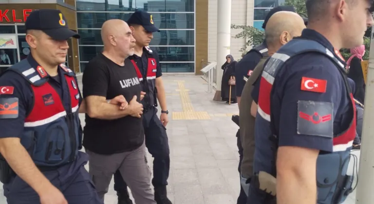 GÜNCELLEME - Uyuşturucu operasyonunda yakalanan yönetmen Ezel Akay serbest bırakıldı, kardeşi tutuklandı