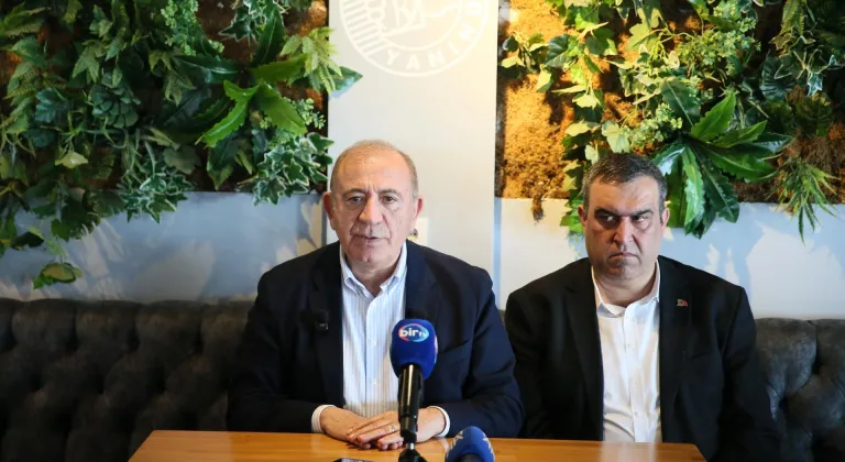 Gür﻿sel Tekin İzmir'de basın toplantısı düzenledi: