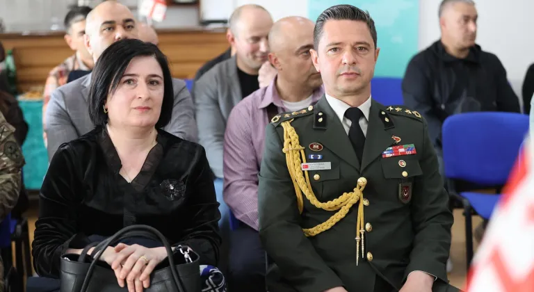Gürcistan'da Savunma Bakanlığı çalışanları ve askerlere Türkçe Dil Eğitimi sertifikaları verildi