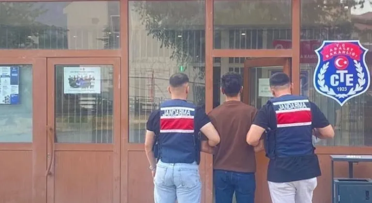 Hakkari'de haklarında kesinleşmiş hapis cezası bulunan 4 hükümlü yakalandı