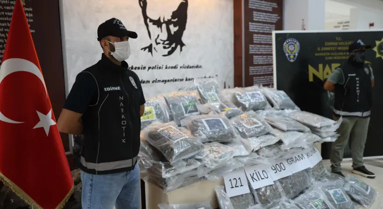 Hamzabeyli'de 121 kilo 900 gram skunk ele geçirildi