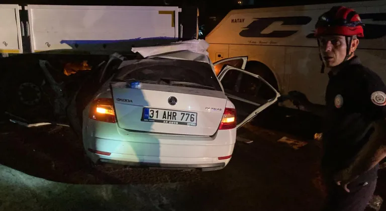 Hatay'da 3 aracın karıştığı kazada ölü sayısı 3'e çıktı