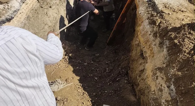Hatay'da altyapı çalışması sırasında toprak altında kalan işçi öldü