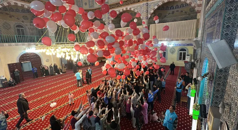 Hatay'da çocuklar için teravih namazı sonrası etkinlik düzenlendi