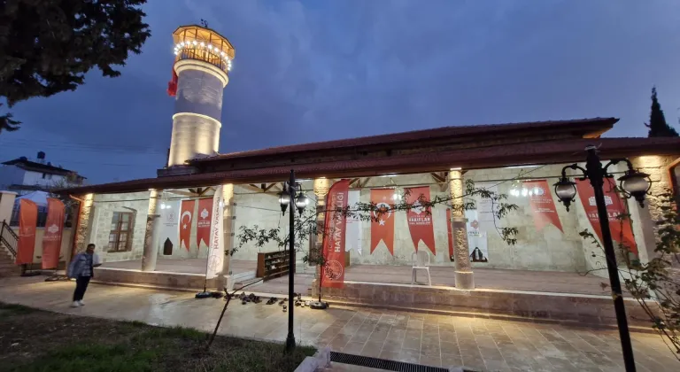 Hatay'da depremde hasar alan tarihi Yenişehir Cami ibadete tekrar açıldı