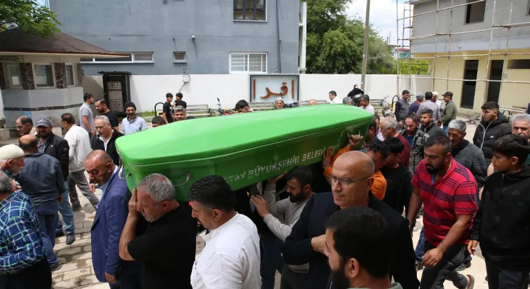 Hatay'da selde hayatını kaybeden 2 kişinin cenazeleri defnedildi