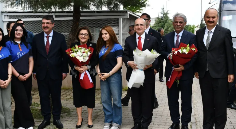 Hazine ve Maliye Bakanı Mehmet Şimşek, Batman'da çeşitli açılışlara katıldı