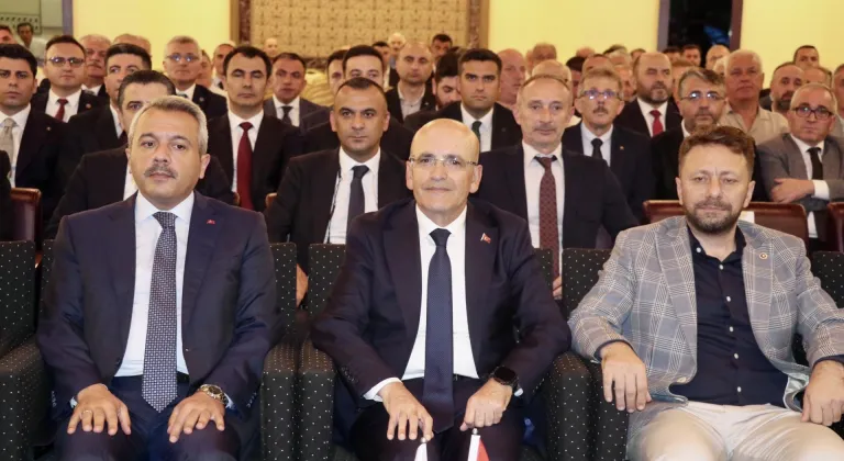 Hazine ve Maliye Bakanı Şimşek Rize'de ziyaretlerde bulundu