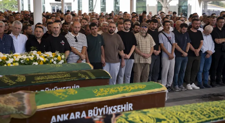 HSK Başmüfettişi Memduh Aydın'ın kızı Sena Aydın son yolculuğuna uğurlandı