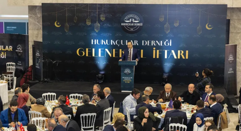 Hukukçular Derneği geleneksel iftar buluşması düzenledi