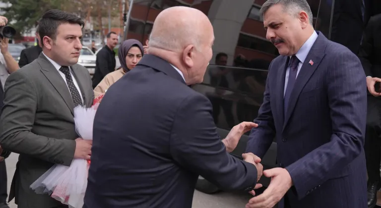 İçişleri Bakanı Çiftçi, Erzurum'da ziyaretlerde bulundu