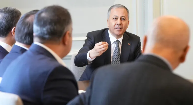 İçişleri Bakanı Yerlikaya, Ezidi toplumu temsilcilerini kabul etti