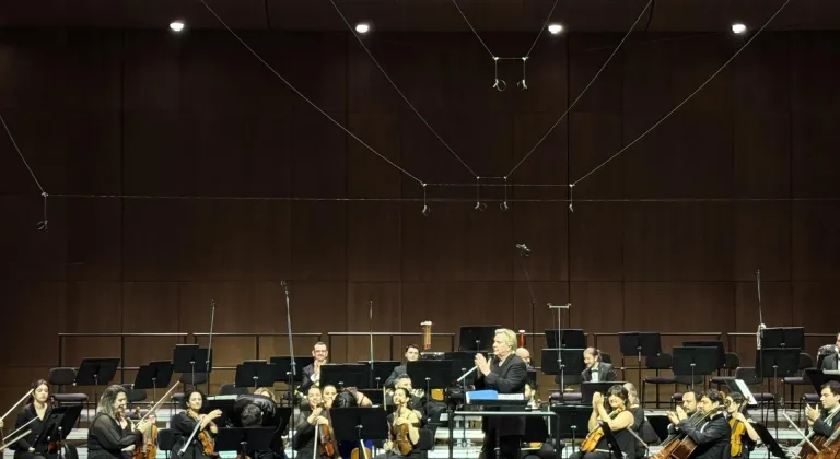 İDSO konserinde Mozart ve Sibelius eserleri AKM'de seslendirildi