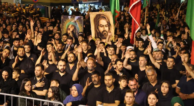 Iğdır'da "Tasua Gecesi" merasiminde binlerce kişi bir araya geldi