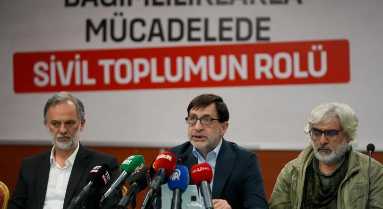 İHH'den "Bağımlılıklarla Mücadelede Sivil Toplumun Rolü" raporu