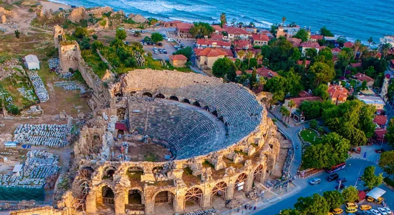 İkinci çeyrekte turizm geliri yüzde 8,4 arttı