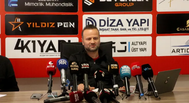 İmaj Altyapı Vanspor Teknik Direktörü Osman Zeki Korkmaz, takımının gelişimini değerlendirdi: