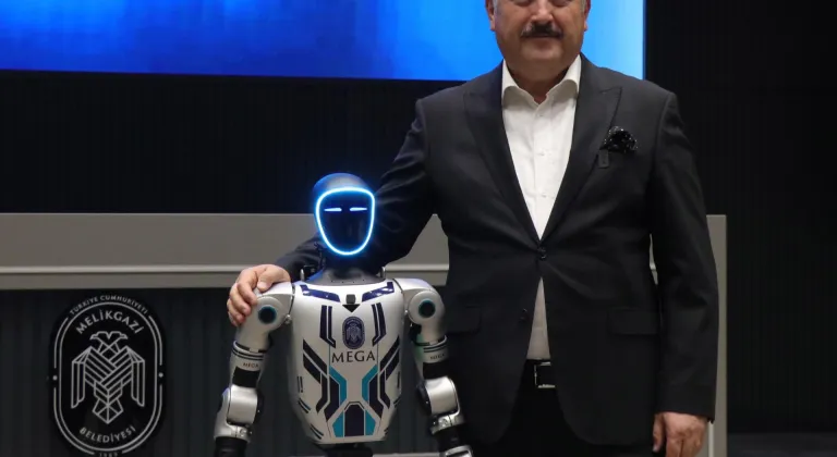 İnsansı robot "MEGA", Melikgazi Belediyesinde görev yapacak