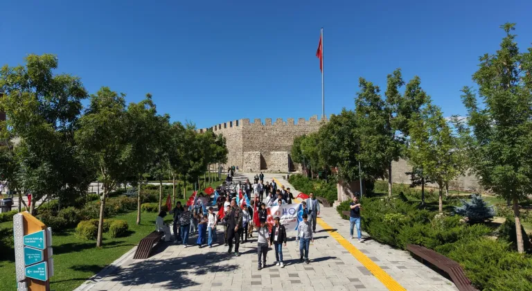 Irak'taki başarılı Türkmen öğrenciler Erzurum'u gezdi
