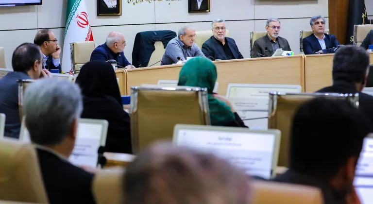 İran Cumhurbaşkanı: "Toprak bütünlüğümüzü koruyacağız ancak savaşı genişletme arzusunda değiliz"