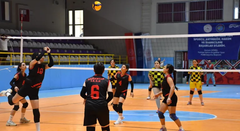 İşitme Engelliler Türkiye Voleybol Şampiyonası Afyonkarahisar'da yapıldı
