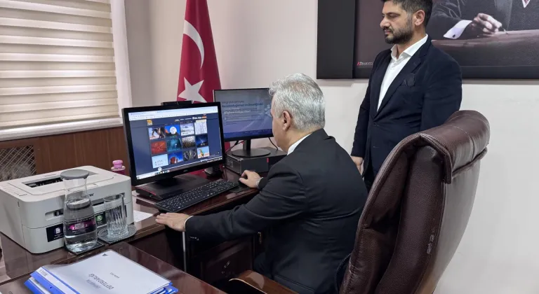 Isparta Defterdarı Mustafa Erdem, AA'nın "Yılın Kareleri" oylamasına katıldı