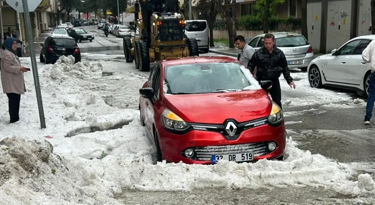 Isparta’da dolu yağışı etkili oldu