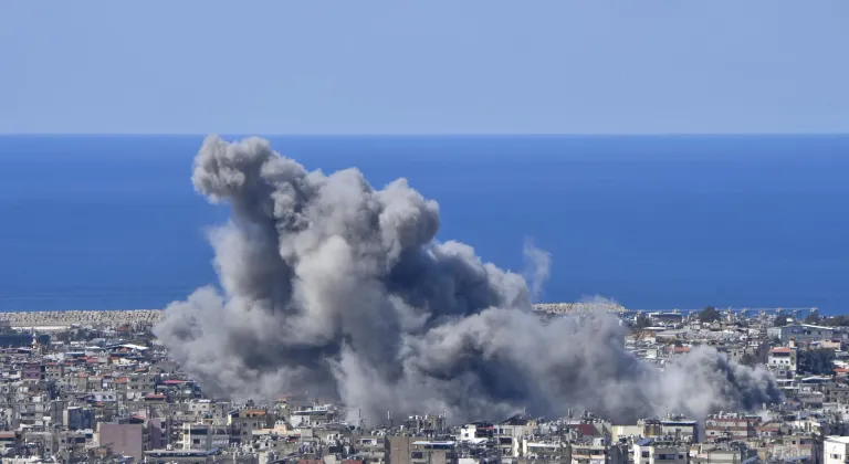 İsrail ordusu Beyrut'taki Dahiye bölgesine saldırılarını sürdürüyor