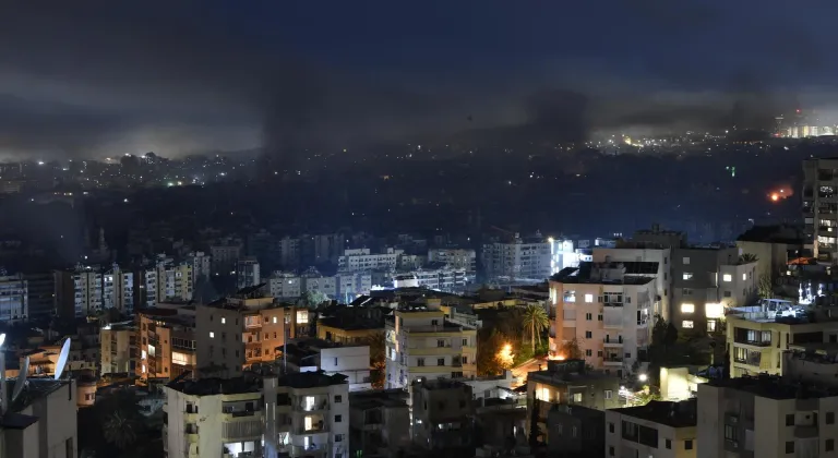 İsrail ordusu, halkı yerlerini terk etmeye zorladığı Lübnan'ın başkenti Beyrut’ta Dahiye bölgesine hava saldırıları düzenliyor