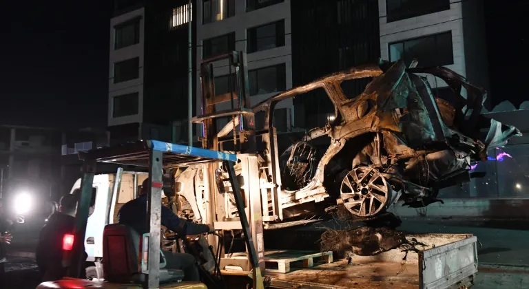 İsrail ordusu Lübnan'ın başkenti Beyrut'ta 2 araca hava saldırısı düzenledi