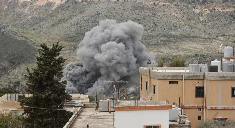 İsrail ordusu Lübnan'ın güneyindeki Dellafe Köprüsü'nü bombaladı