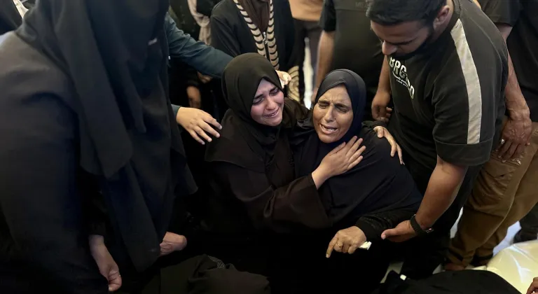 İsrail ordusunun, Gazze'de bir aracı daha hedef aldığı saldırıda 1 sağlık görevlisi yaşamını yitirdi