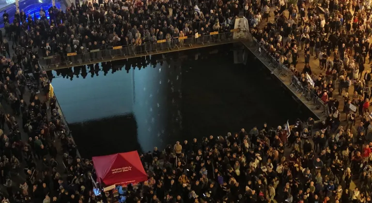 İsrail polisinin Arap bölgelerinde işlenen suçlara sessiz kalması Tel Aviv'de protesto edildi