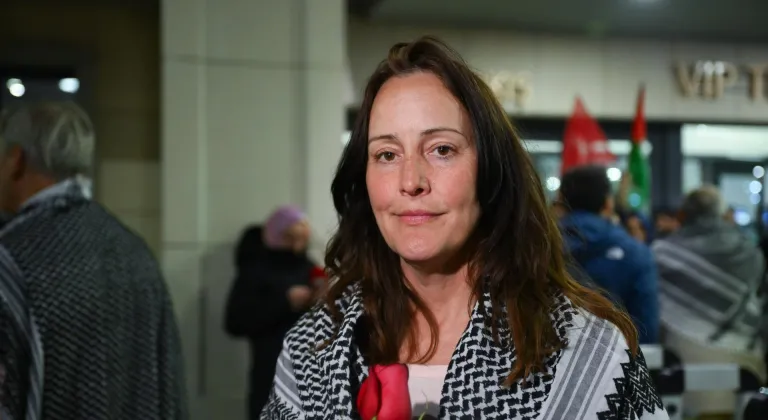 İsrail'in alıkoyduğu Küresel Sumud Filosu aktivistlerinden Davidson: "Bize hayvanmışız gibi davrandılar"