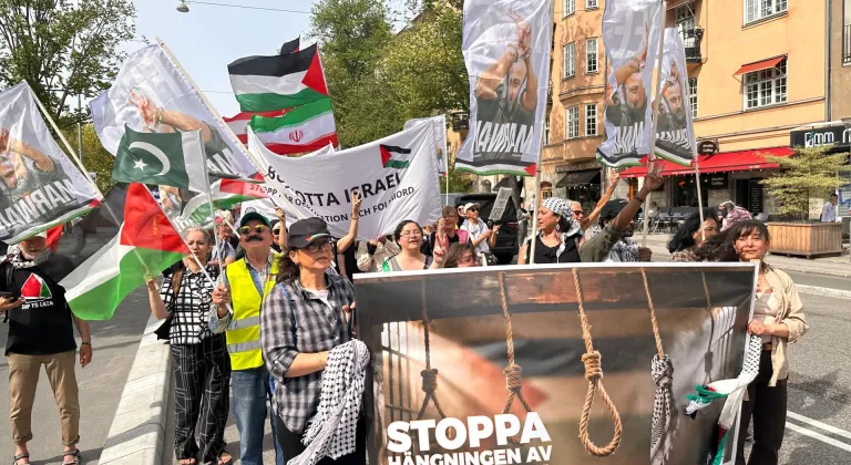 İsrail'in Küresel Sumud Filosu'na saldırısı İsveç'te protesto edildi