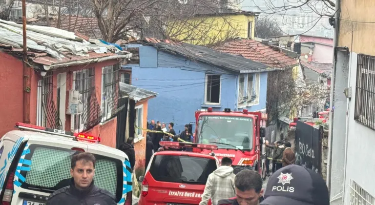 İstanbul Fatih'te 2 bina çöktü