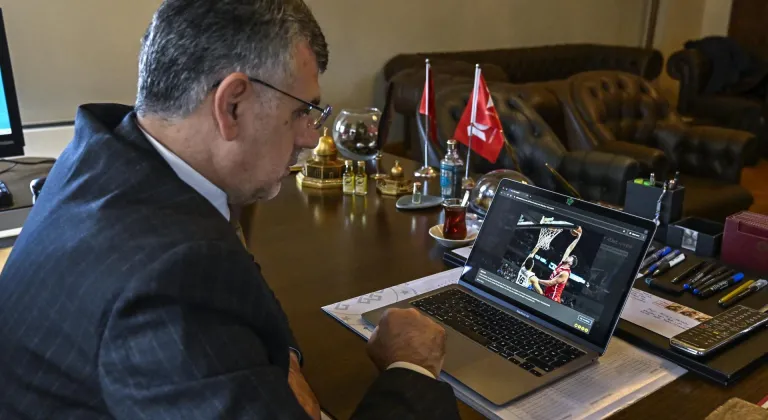 İstanbul İl Kültür ve Turizm Müdürü Hüseyin Keskin, AA'nın "Yılın Kareleri" oylamasına katıldı