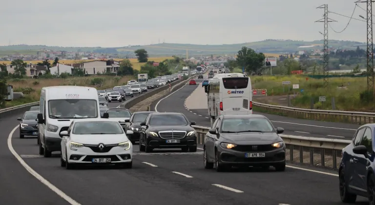 İstanbul-Tekirdağ kara yolunda bayram yoğunluğu