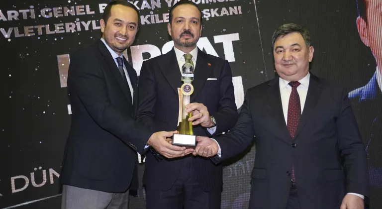 İstanbul'da "22. Uluslararası İpekyolu Yılın Altın Adamları Ödül Töreni" düzenlendi