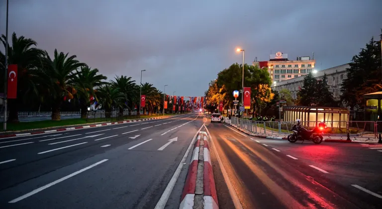 İstanbul'da Cumhuriyet Bayramı kutlamaları dolayısıyla bazı yollar trafiğe kapatıldı