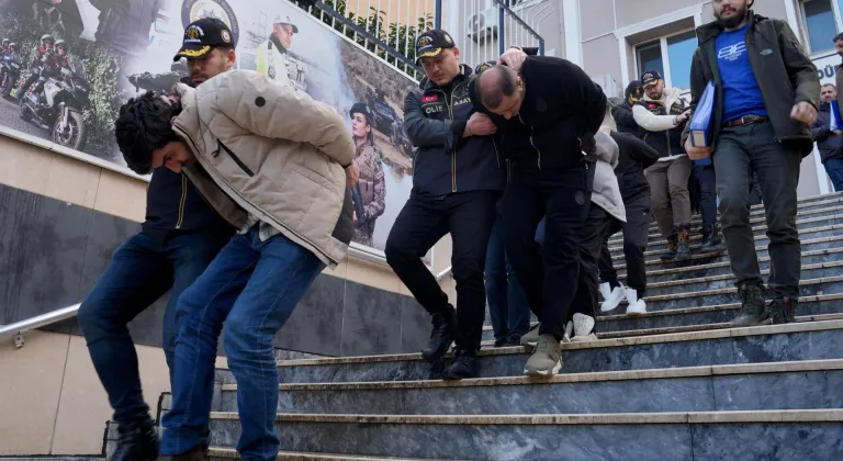 İstanbul'da otoparktaki araçlardan 30 milyon dolar çalındığı iddiasına ilişkin 11 zanlı adliyede
