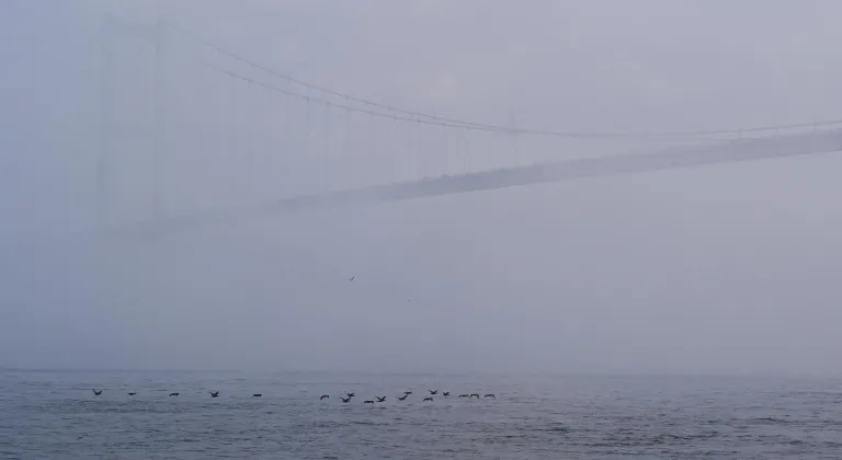 İstanbul'da sabah saatlerinde sis etkili oluyor